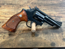 Load image into Gallery viewer, Smith and wesson S&amp;W model 19-3 Revolver .357 Magnum Revolver
